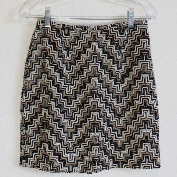 Ann Taylor* Women's Fully Lined Half Zip 4.5" Slit Zig Zag Pencil Skirt~ Size 4P - Picture 1 of 8